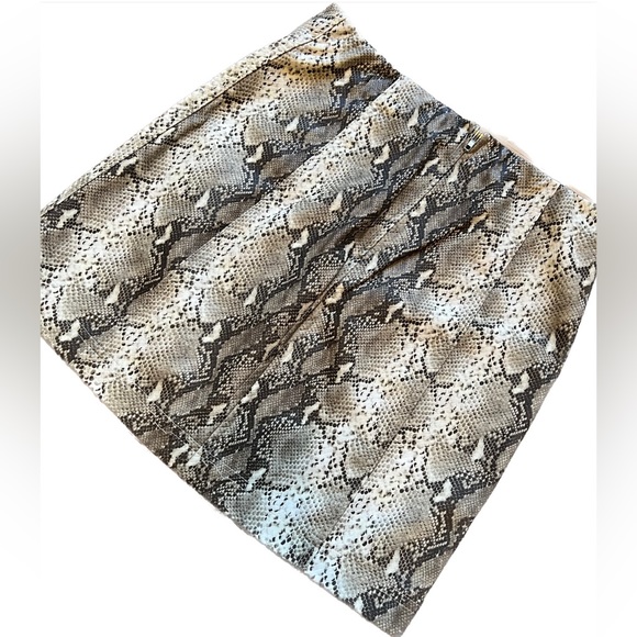 Magnolia South Snakeskin Miniskirt - Picture 2 of 4